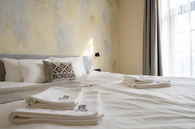 Junior „Hídfő” suite with Devon bathtub