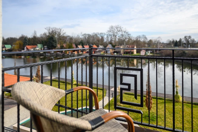 Junior „Hídfő” suite with Devon bathtub