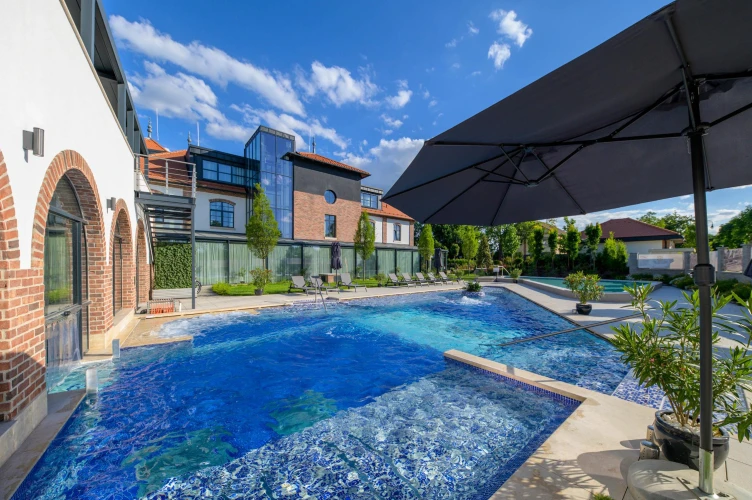 Wellness és SPA élmények a Bordűrben! Az év 365 napján fűtött mendecékkel várjuk Vendégeinket!