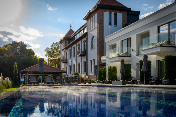 Júniusi kikapcsolódás a Bordűr Hotelben