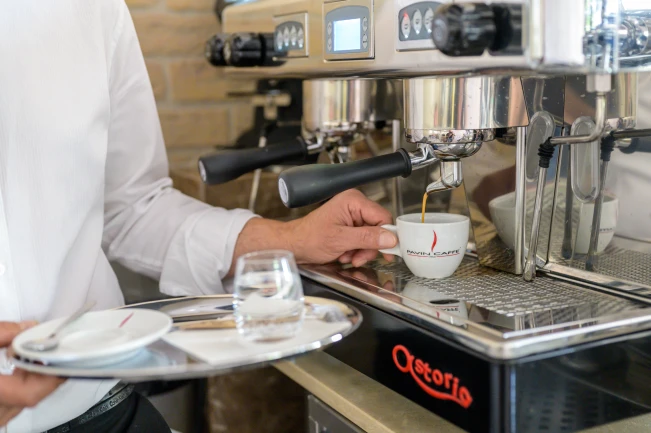 Bordűr Kávézó & Cukrászda