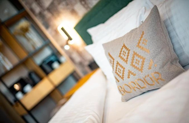 Panorama suite with in-room Devon bathtube